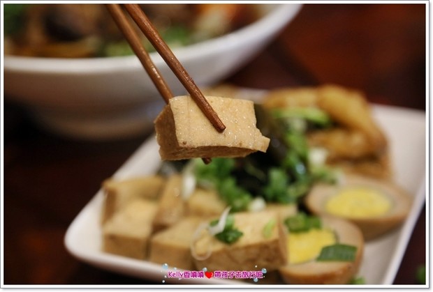 [中壢美食]匠骰子牛肉麵/爆濃番茄湯頭/超軟嫩半筋半肉/Q彈手工麵條/招牌滷腓腸/SOGO商圈