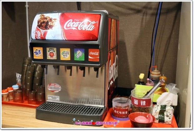 [中壢美食]匠骰子牛肉麵/爆濃番茄湯頭/超軟嫩半筋半肉/Q彈手工麵條/招牌滷腓腸/SOGO商圈