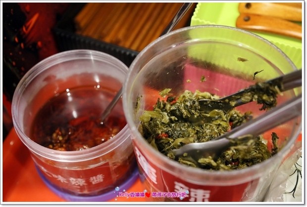 [中壢美食]匠骰子牛肉麵/爆濃番茄湯頭/超軟嫩半筋半肉/Q彈手工麵條/招牌滷腓腸/SOGO商圈