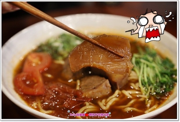 [中壢美食]匠骰子牛肉麵/爆濃番茄湯頭/超軟嫩半筋半肉/Q彈手工麵條/招牌滷腓腸/SOGO商圈