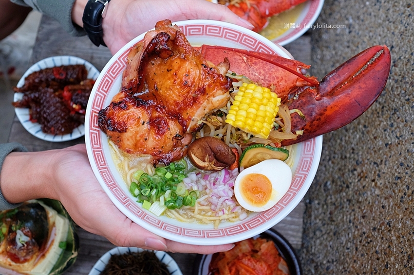 織田信長。中壢拉麵推薦 活體「巨無霸波士頓大龍蝦拉麵」直接端上桌,每日限量、晚來吃不到! @蹦啾♥謝蘿莉 La vie heureuse