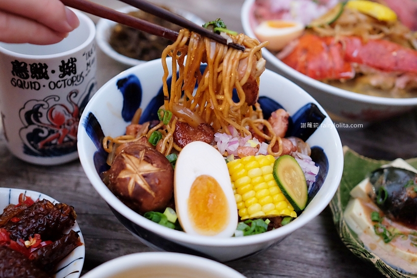 織田信長。中壢拉麵推薦 活體「巨無霸波士頓大龍蝦拉麵」直接端上桌,每日限量、晚來吃不到! @蹦啾♥謝蘿莉 La vie heureuse