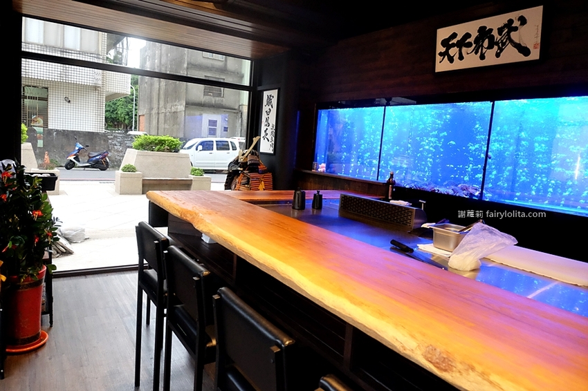 織田信長。中壢拉麵推薦 活體「巨無霸波士頓大龍蝦拉麵」直接端上桌,每日限量、晚來吃不到! @蹦啾♥謝蘿莉 La vie heureuse