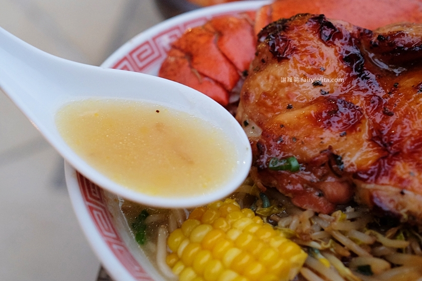 織田信長。中壢拉麵推薦 活體「巨無霸波士頓大龍蝦拉麵」直接端上桌,每日限量、晚來吃不到! @蹦啾♥謝蘿莉 La vie heureuse