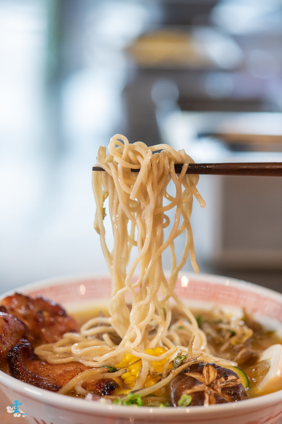 波士頓龍蝦配上照燒雞腿排,給你專屬的味蕾放縱