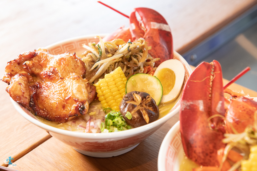 波士頓龍蝦配上照燒雞腿排,給你專屬的味蕾放縱