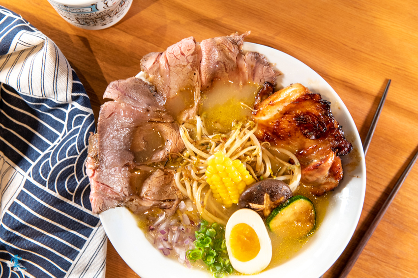 波士頓龍蝦配上照燒雞腿排,給你專屬的味蕾放縱