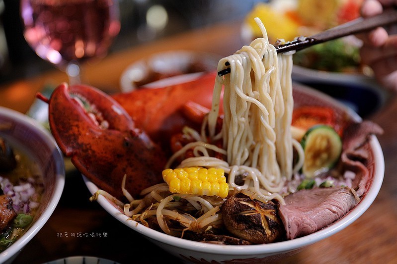 桃園中壢必吃隱藏美食織田信長拉麵現撈波士頓龍蝦拉麵401