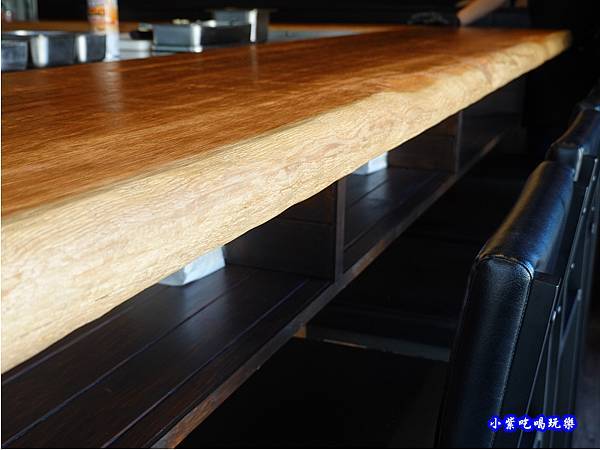 桌下置物空間-織田信長 (2).jpg