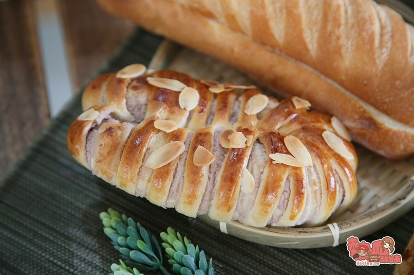 【台南麵包】被麵包耽誤的甜點店？珠寶盒系列甜點就是要讓你一次上癮：咿吉烘焙坊 - 熱血玩台南。跳躍新世界