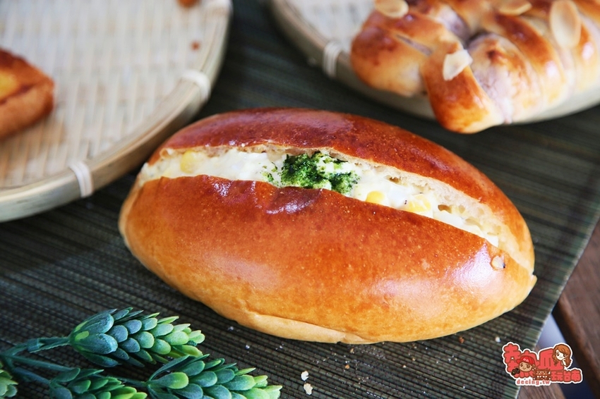 【台南麵包】被麵包耽誤的甜點店？珠寶盒系列甜點就是要讓你一次上癮：咿吉烘焙坊 - 熱血玩台南。跳躍新世界