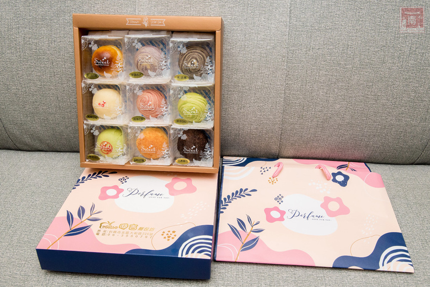 【臺南美食】巷弄內在地人才知道地的中秋禮盒｜巧克力流沙月餅｜抹茶白玉抹茶控超愛｜傳統烏豆蛋黃酥口味｜現在買享優惠~~咿吉麵包坊中秋禮盒 - 南人幫