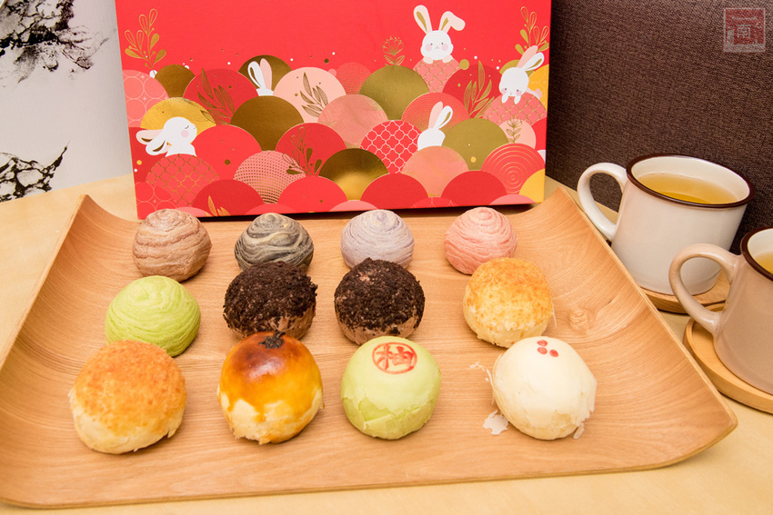 【臺南美食】巷弄內在地人才知道地的中秋禮盒｜巧克力流沙月餅｜抹茶白玉抹茶控超愛｜傳統烏豆蛋黃酥口味｜現在買享優惠~~咿吉麵包坊中秋禮盒 - 南人幫