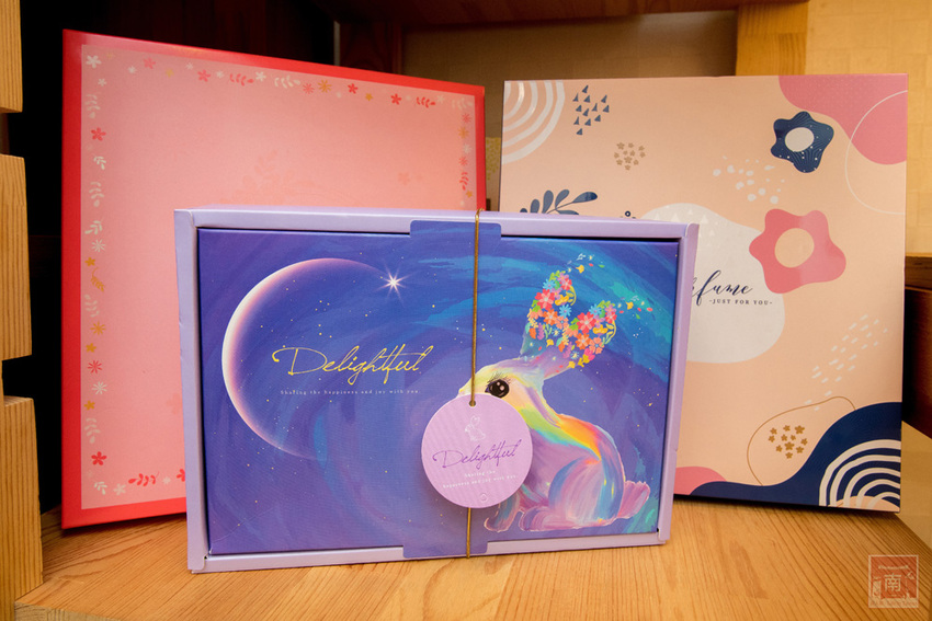 【臺南美食】巷弄內在地人才知道地的中秋禮盒｜巧克力流沙月餅｜抹茶白玉抹茶控超愛｜傳統烏豆蛋黃酥口味｜現在買享優惠~~咿吉麵包坊中秋禮盒 - 南人幫