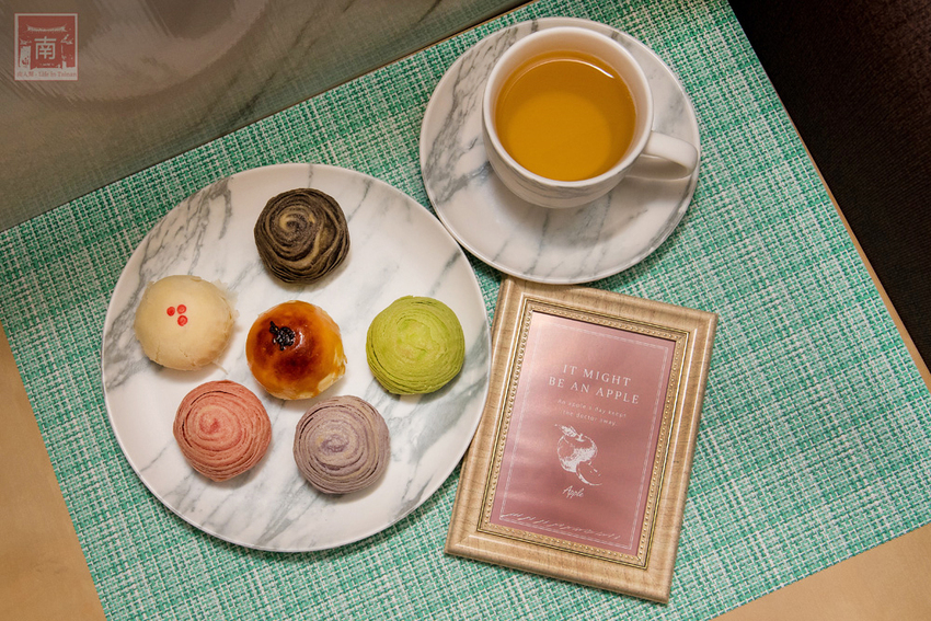 【臺南美食】巷弄內在地人才知道地的中秋禮盒｜巧克力流沙月餅｜抹茶白玉抹茶控超愛｜傳統烏豆蛋黃酥口味｜現在買享優惠~~咿吉麵包坊中秋禮盒 - 南人幫