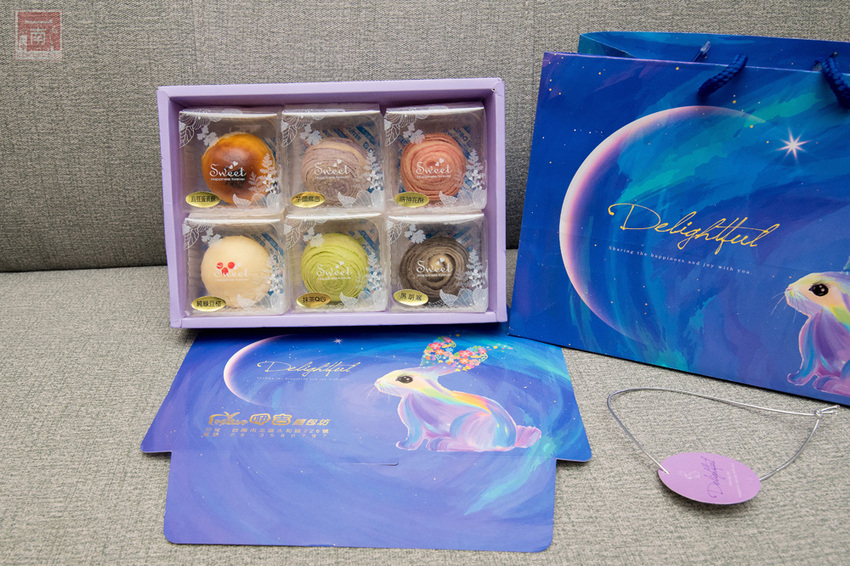 【臺南美食】巷弄內在地人才知道地的中秋禮盒｜巧克力流沙月餅｜抹茶白玉抹茶控超愛｜傳統烏豆蛋黃酥口味｜現在買享優惠~~咿吉麵包坊中秋禮盒 - 南人幫