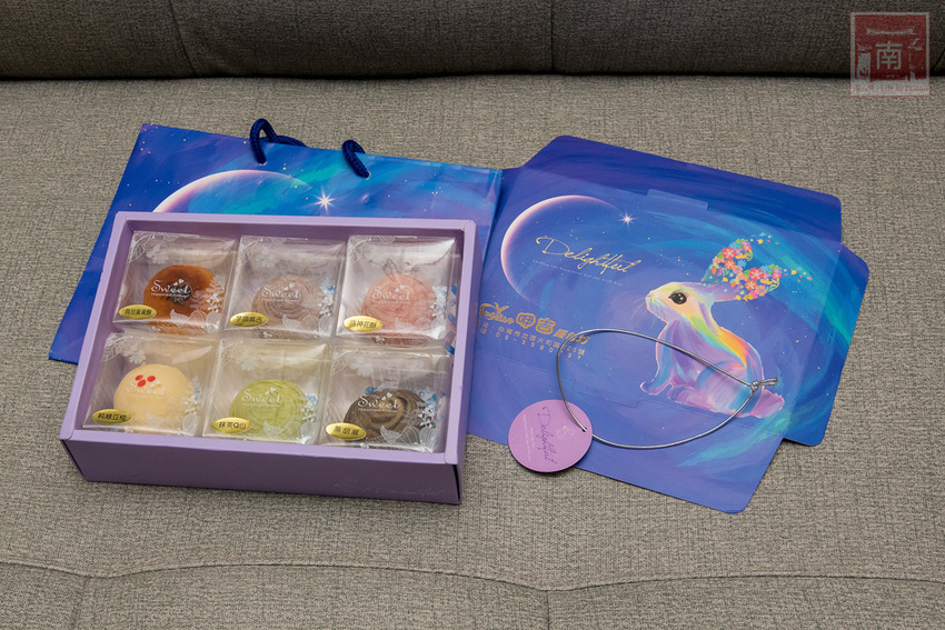 【臺南美食】巷弄內在地人才知道地的中秋禮盒｜巧克力流沙月餅｜抹茶白玉抹茶控超愛｜傳統烏豆蛋黃酥口味｜現在買享優惠~~咿吉麵包坊中秋禮盒 - 南人幫