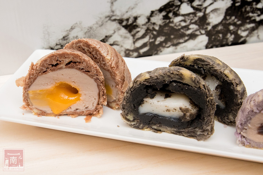 【臺南美食】巷弄內在地人才知道地的中秋禮盒｜巧克力流沙月餅｜抹茶白玉抹茶控超愛｜傳統烏豆蛋黃酥口味｜現在買享優惠~~咿吉麵包坊中秋禮盒 - 南人幫