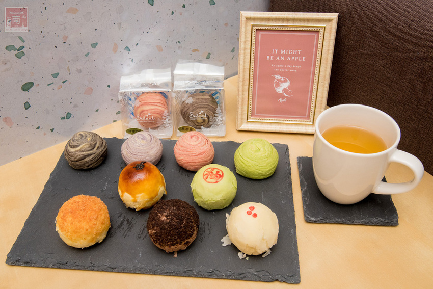 【臺南美食】巷弄內在地人才知道地的中秋禮盒｜巧克力流沙月餅｜抹茶白玉抹茶控超愛｜傳統烏豆蛋黃酥口味｜現在買享優惠~~咿吉麵包坊中秋禮盒 - 南人幫