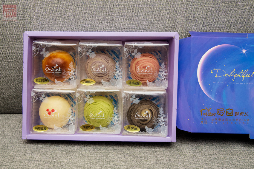 【臺南美食】巷弄內在地人才知道地的中秋禮盒｜巧克力流沙月餅｜抹茶白玉抹茶控超愛｜傳統烏豆蛋黃酥口味｜現在買享優惠~~咿吉麵包坊中秋禮盒 - 南人幫