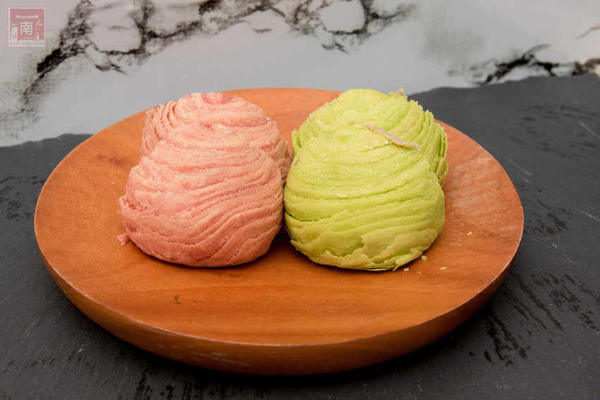 【臺南美食】巷弄內在地人才知道地的中秋禮盒｜巧克力流沙月餅｜抹茶白玉抹茶控超愛｜傳統烏豆蛋黃酥口味｜現在買享優惠~~咿吉麵包坊中秋禮盒 - 南人幫