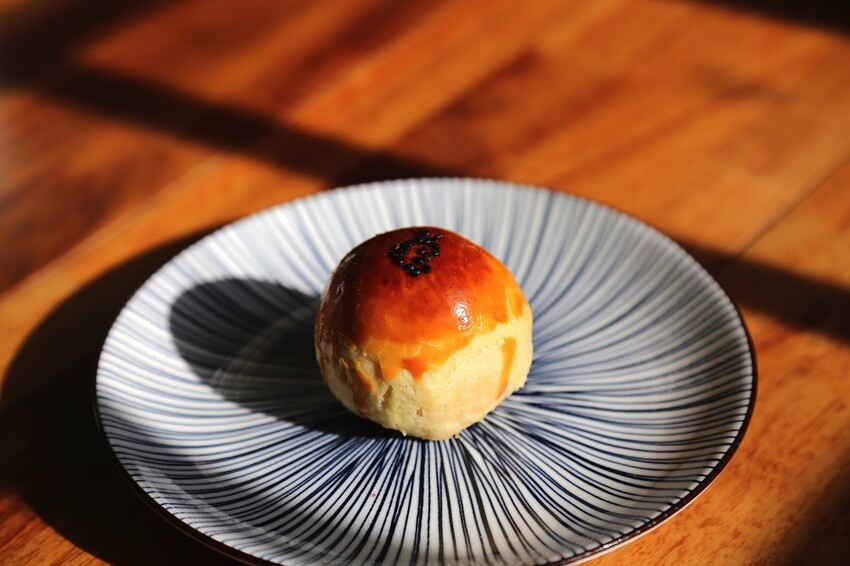 最新款中秋月餅禮盒開箱/多種口味月餅一次品嚐.大推流芯.麻糬內餡系列.讓人驚艷/早鳥預購享85折優惠 - 進食的巨鼠