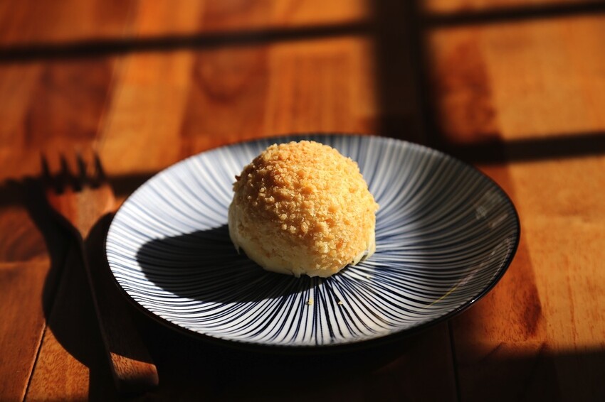 最新款中秋月餅禮盒開箱/多種口味月餅一次品嚐.大推流芯.麻糬內餡系列.讓人驚艷/早鳥預購享85折優惠 - 進食的巨鼠