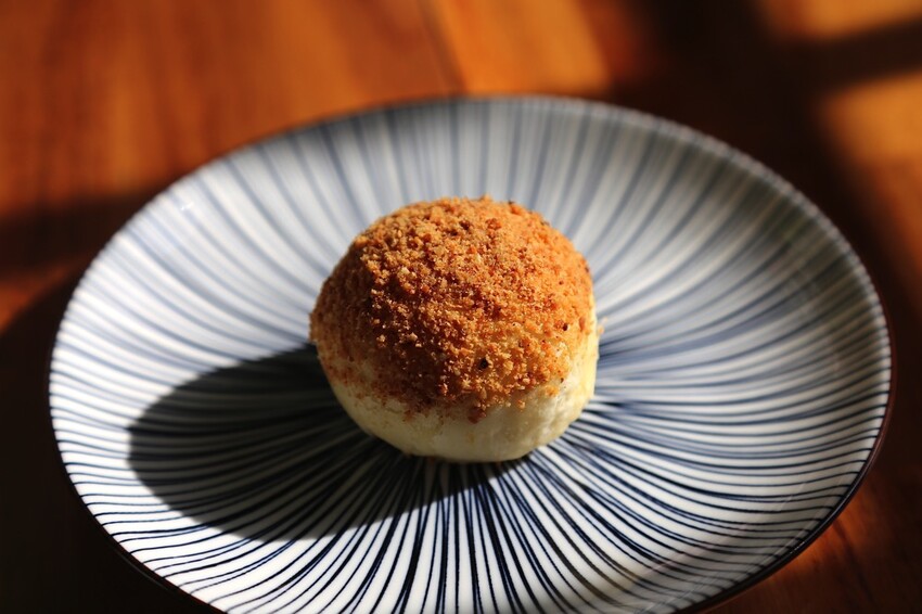 最新款中秋月餅禮盒開箱/多種口味月餅一次品嚐.大推流芯.麻糬內餡系列.讓人驚艷/早鳥預購享85折優惠 - 進食的巨鼠