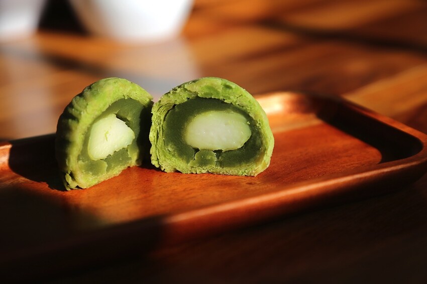 最新款中秋月餅禮盒開箱/多種口味月餅一次品嚐.大推流芯.麻糬內餡系列.讓人驚艷/早鳥預購享85折優惠 - 進食的巨鼠