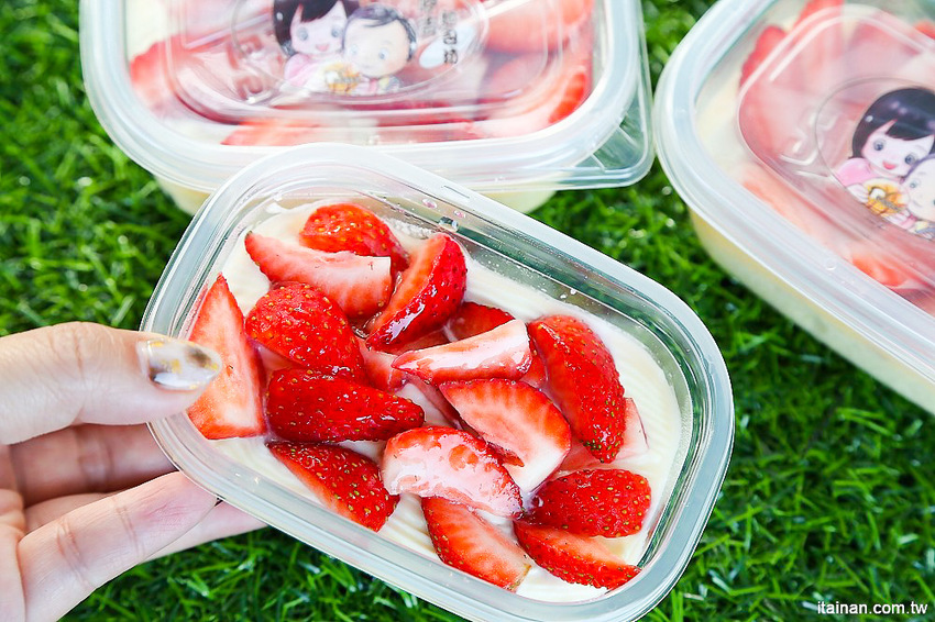 台南甜點麵包｜咿吉麵包坊~草莓控暴動啦!!冬季限定草莓系列蛋糕甜點麵包一次get!台南好市多周邊美食 - 台南好Food遊