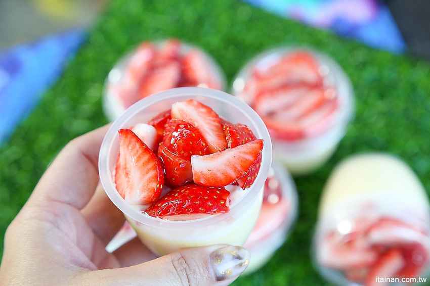 台南甜點麵包｜咿吉麵包坊~草莓控暴動啦!!冬季限定草莓系列蛋糕甜點麵包一次get!台南好市多周邊美食 - 台南好Food遊