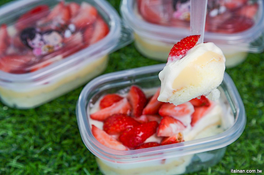 台南甜點麵包｜咿吉麵包坊~草莓控暴動啦!!冬季限定草莓系列蛋糕甜點麵包一次get!台南好市多周邊美食 - 台南好Food遊