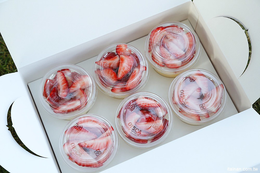 台南甜點麵包｜咿吉麵包坊~草莓控暴動啦!!冬季限定草莓系列蛋糕甜點麵包一次get!台南好市多周邊美食 - 台南好Food遊