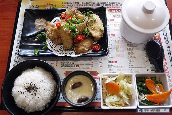 新北林口【茶自點複合式餐飲林口長庚店】飽足好吃高CP值套餐!聊天泡茶厚所在。林口長庚美食推薦。捷運長庚醫院站美食