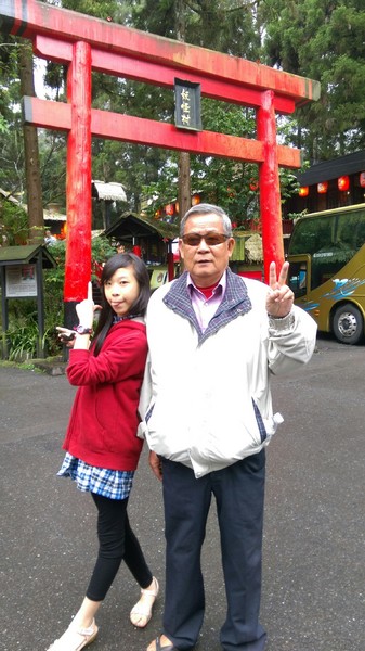 溪頭妖怪村：溪頭妖怪村~闇黑咬人貓蛋塔+可愛的碳蟲泡芙~小心妖怪就在你身邊~嘿嘿嘿！！