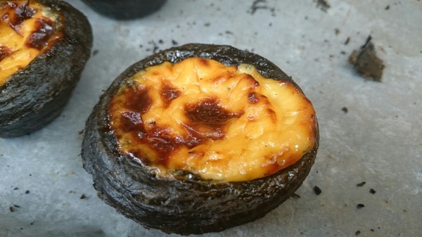 溪頭妖怪村：溪頭妖怪村~闇黑咬人貓蛋塔+可愛的碳蟲泡芙~小心妖怪就在你身邊~嘿嘿嘿！！