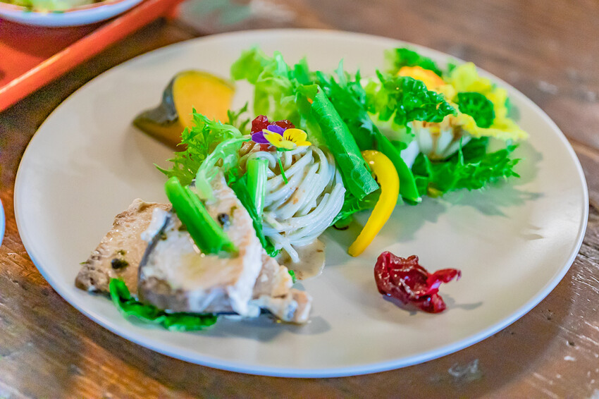 高雄美食 – 六梅草堂 x 武德殿旁只營業假日的無菜單料理