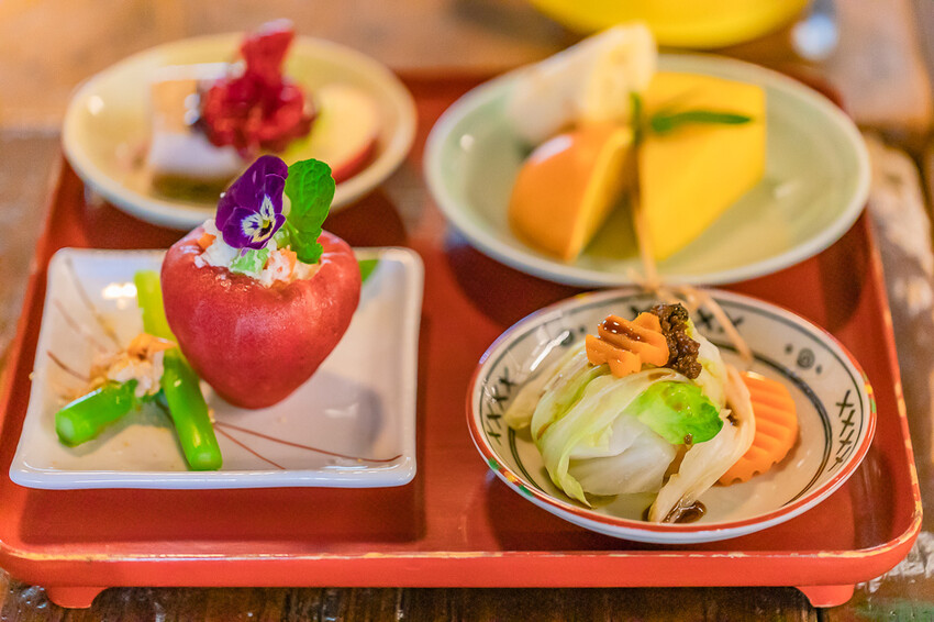 高雄美食 – 六梅草堂 x 武德殿旁只營業假日的無菜單料理