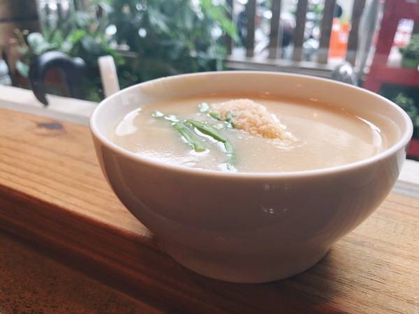 家.溫度湯專門店 SOUP STOCKSTORE:家.溫度湯專門店(草悟店)二訪:每日提供7~8種新鮮熬煮湯品(選用產銷履歷豬肉 紐澳牛肉 國產雞肉 國產蔬菜) *手工麵包必點啊!!!