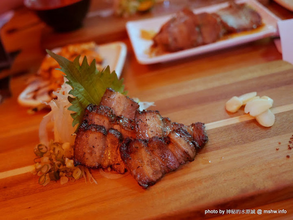 三代目安兵衛 台湾一號店：【食記】台中三代目屋台餃子安兵衛-台灣一號店@西區中美橫丁Hirome ひろめ横丁&廣三SOGO-捷運BRT科博館 : 弘人市場在台灣!輕鬆享受高知飲食文化