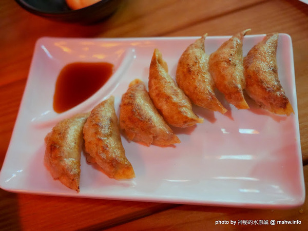 三代目安兵衛 台湾一號店：【食記】台中三代目屋台餃子安兵衛-台灣一號店@西區中美橫丁Hirome ひろめ横丁&廣三SOGO-捷運BRT科博館 : 弘人市場在台灣!輕鬆享受高知飲食文化