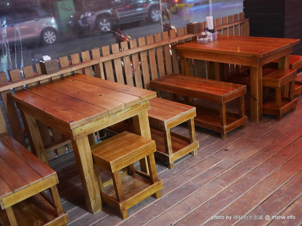 三代目安兵衛 台湾一號店：【食記】台中三代目屋台餃子安兵衛-台灣一號店@西區中美橫丁Hirome ひろめ横丁&廣三SOGO-捷運BRT科博館 : 弘人市場在台灣!輕鬆享受高知飲食文化