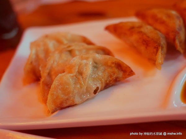 三代目安兵衛 台湾一號店：【食記】台中三代目屋台餃子安兵衛-台灣一號店@西區中美橫丁Hirome ひろめ横丁&廣三SOGO-捷運BRT科博館 : 弘人市場在台灣!輕鬆享受高知飲食文化