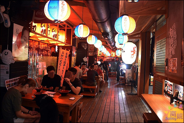 三代目安兵衛 台湾一號店:台中西區特色美食。安兵衛。免機票穿越到日本 浮誇串燒新登場 加碼燒肉火鍋買一送一太超值!