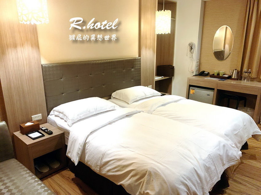 【墾丁住宿】墾丁河堤時尚旅店-恆春館！Agoda評價8.3分，住客回訂率高！24小時櫃台！平價墾丁住宿推薦！附早餐！ @猴屁的異想世界