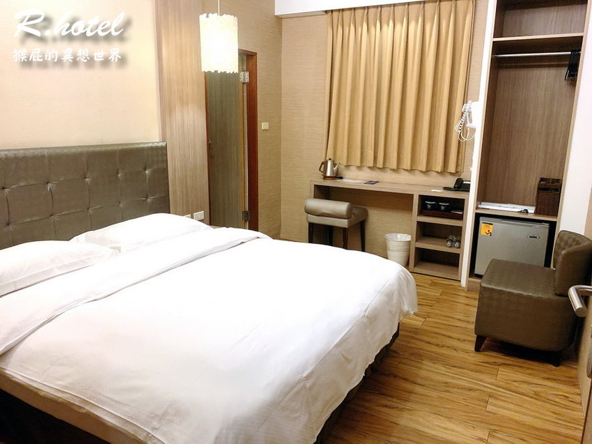 【墾丁住宿】墾丁河堤時尚旅店-恆春館！Agoda評價8.3分，住客回訂率高！24小時櫃台！平價墾丁住宿推薦！附早餐！ @猴屁的異想世界