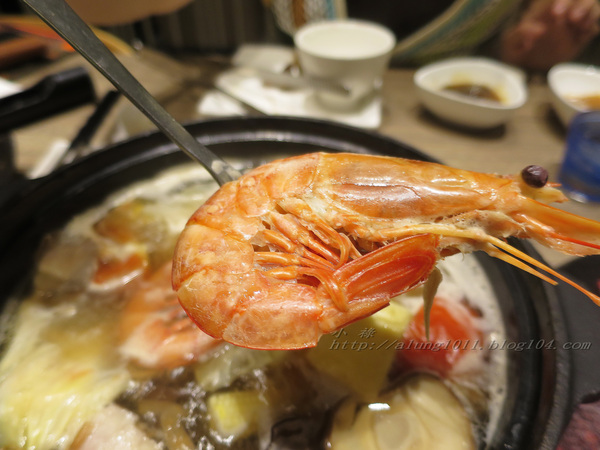 聚北海道昆布鍋(高雄大魯閣草衙道店)：一起來相聚~    ..聚北海道昆布鍋(高雄大魯閣草衙道店)