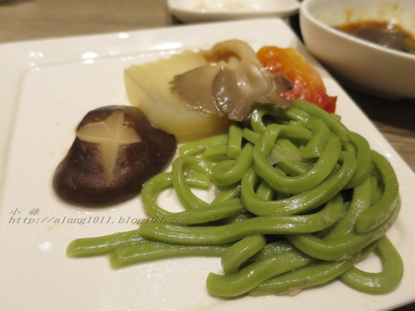 聚北海道昆布鍋(高雄大魯閣草衙道店)：一起來相聚~    ..聚北海道昆布鍋(高雄大魯閣草衙道店)