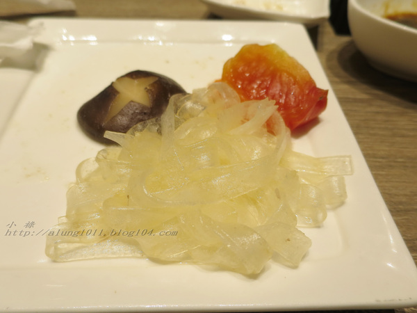 聚北海道昆布鍋(高雄大魯閣草衙道店)：一起來相聚~    ..聚北海道昆布鍋(高雄大魯閣草衙道店)