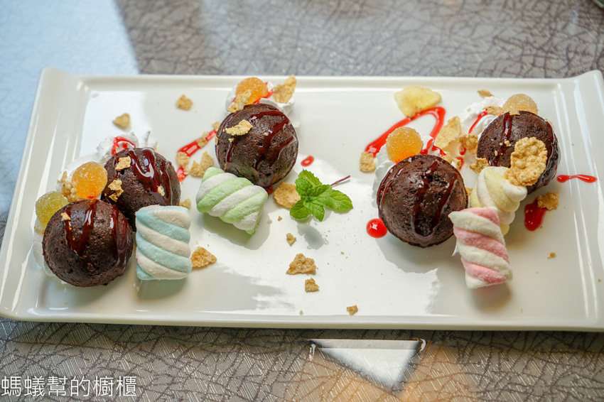 南投市A+倉庫 | 中興新村特色複合式餐廳，大份量餐點美味又飽足！中興新村特色貨櫃屋餐廳。 - 螞蟻幫的櫥櫃